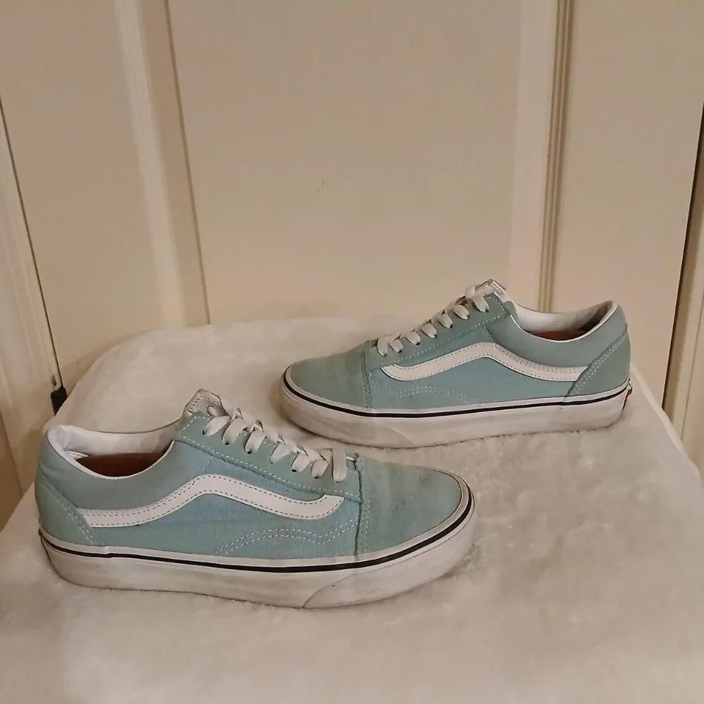 Light Blue or Aqua Vans Old Skool unisex sneakers in men's 6, women's 7.5